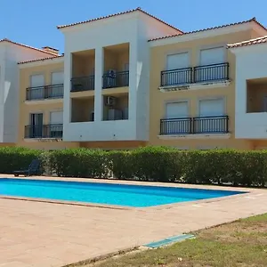 apartamento-piscina-5-minutos-praia.hotelaalgarve.com/