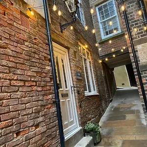 The Lair Apartment Whitby